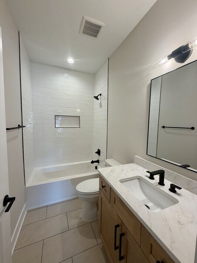 Building Photo - 204 Crest Ridge Ct