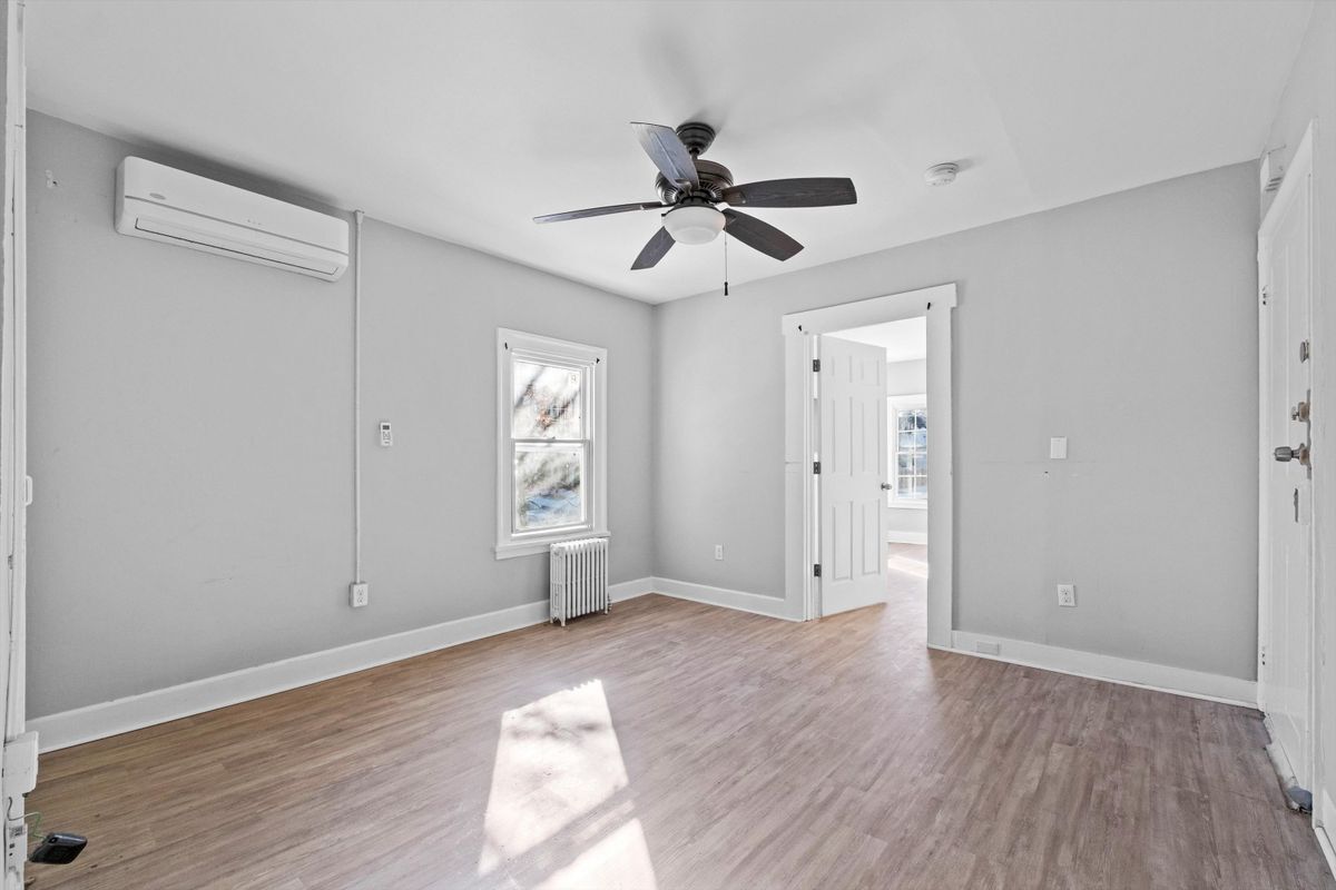 Building Photo - 49 S Hamilton St