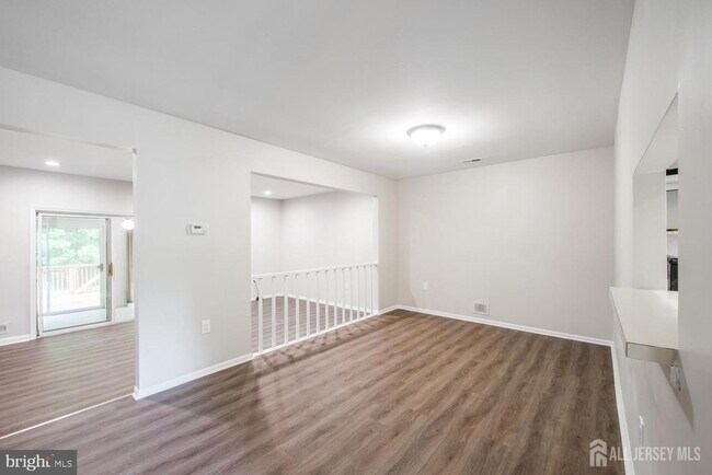 Building Photo - 353 Constitution Cir