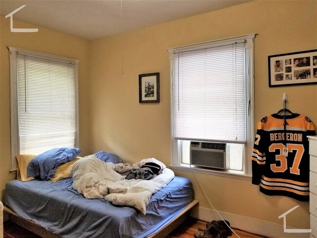 Building Photo - 3 Bd