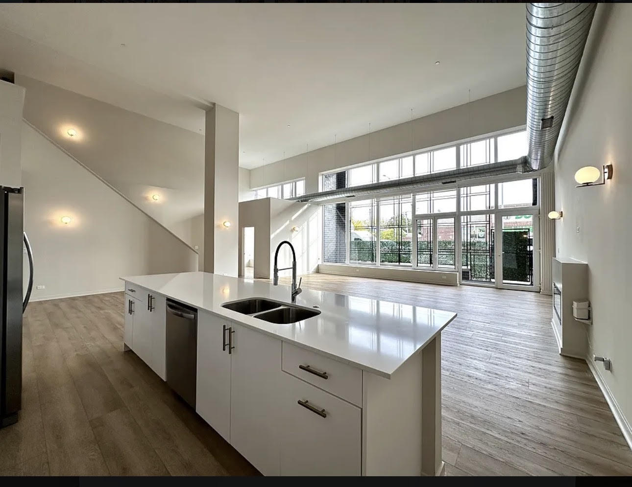 Building Photo - 3207 N Narragansett Ave