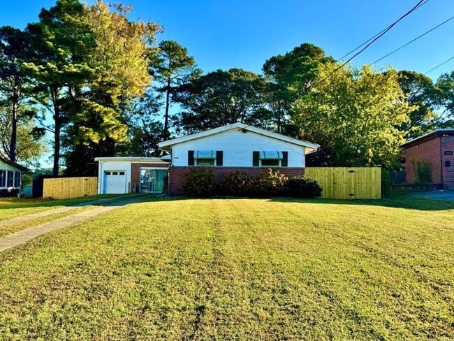 Building Photo - Available 06-22-26! Updated Waterfront Home! Extras Like Workshop & Sunroom, Pet Friendly, Hardwo...