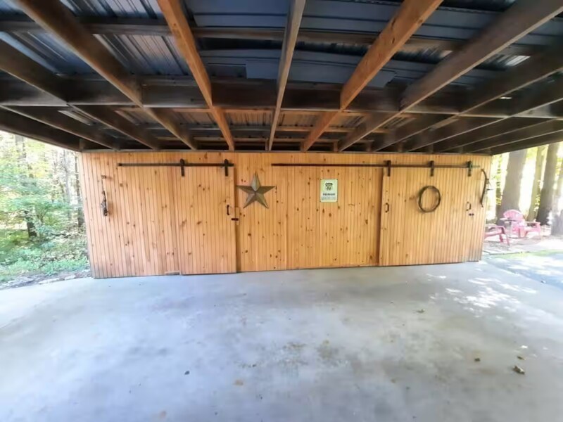 Building Photo - 136 Cove Rd