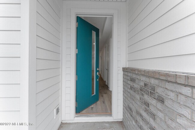 Building Photo - 22 Upton Ln