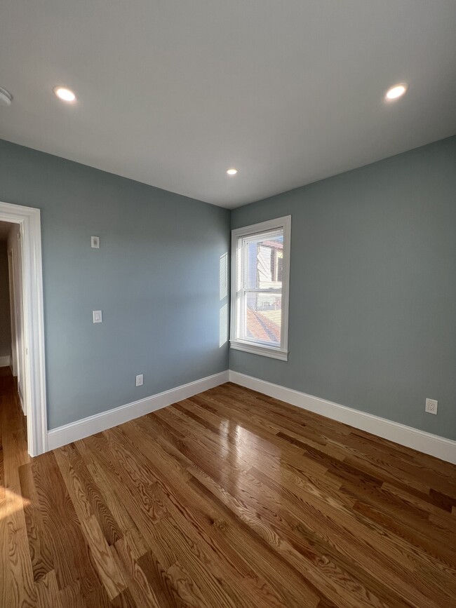 Building Photo - 75 Winchester St