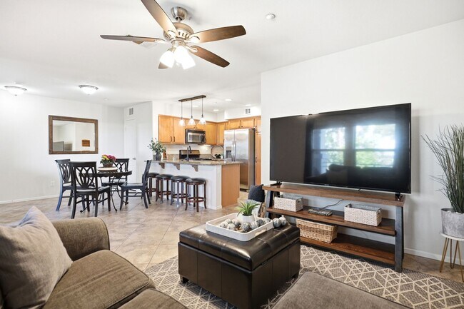 Building Photo - Point Loma, "The Bay" 2 bed 2 Bath Townhome now available! Amazing amenities, don't miss out