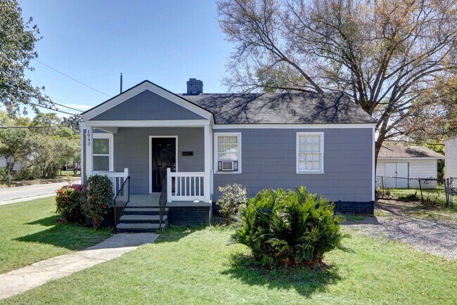 Building Photo - 1943