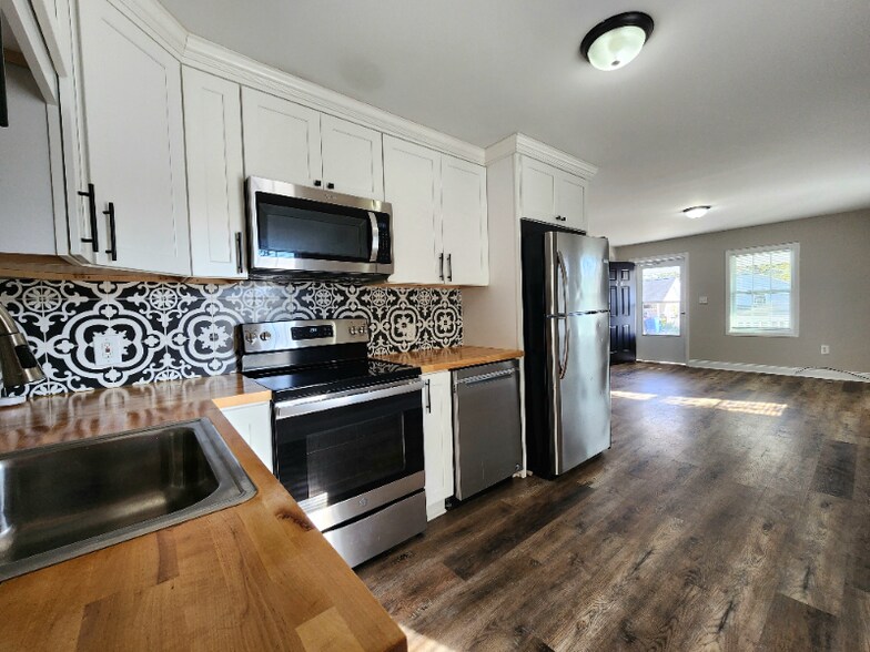 Building Photo - 216 McGarity St