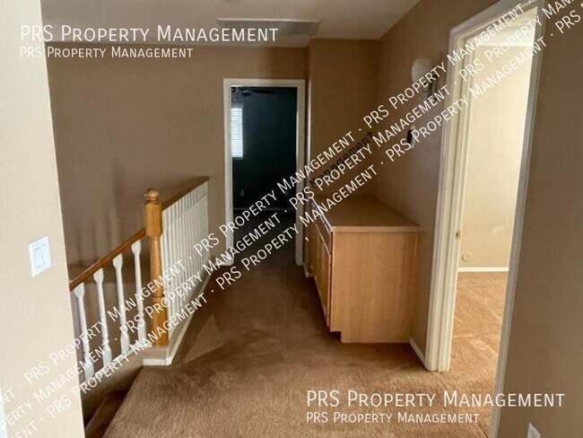 Building Photo - 1053 W Bruce Ave