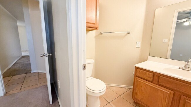 Building Photo - 517 N Brentwood Ave