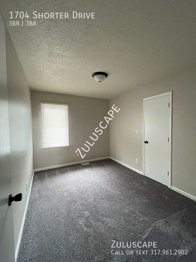 Building Photo - Half Off First Month Rent!!!!! 3 bed, 2.5 ...