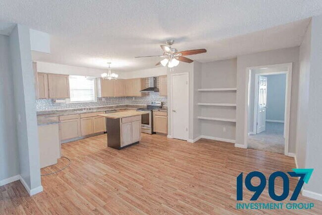 Building Photo - Spacious 4-Bedroom Home in Moore – Stylish Updates & Great Layout!