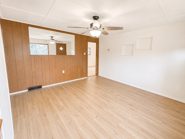 Building Photo - 1445 Hulton Rd