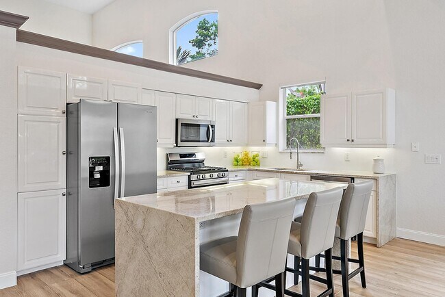 Building Photo - 8405 Legend Club Dr