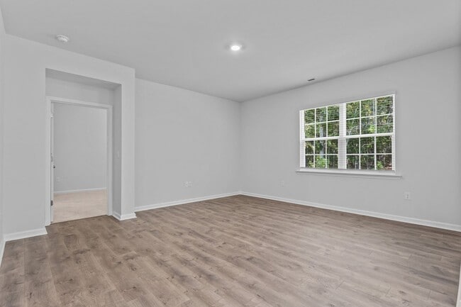 Building Photo - Beautifully designed 4-bedroom, 2-bath ranch