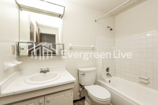 Building Photo - 5871 Taylorsville Rd