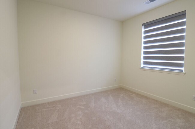 Building Photo - 6862 Ronaldinho Dr