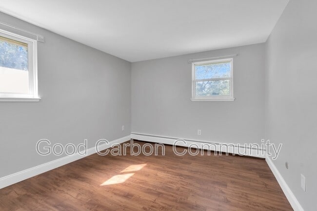 Building Photo - 5450 Creekside Ct