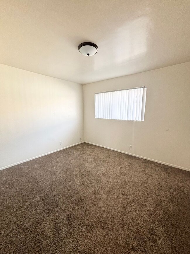 Building Photo - C130