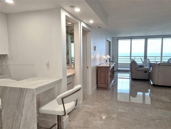 Building Photo - 4101 N Ocean Blvd