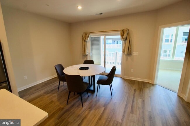 Building Photo - 4619 Olivine Dr