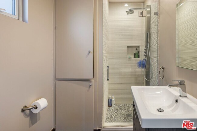 Building Photo - 8580 Hillside Ave