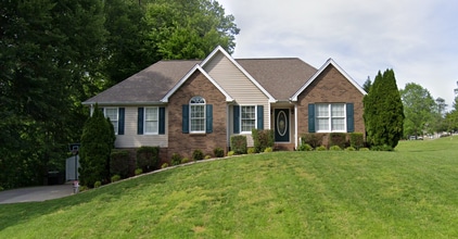 Building Photo - Spacious 3-Bedroom, 3-Bath Home with Bonus...