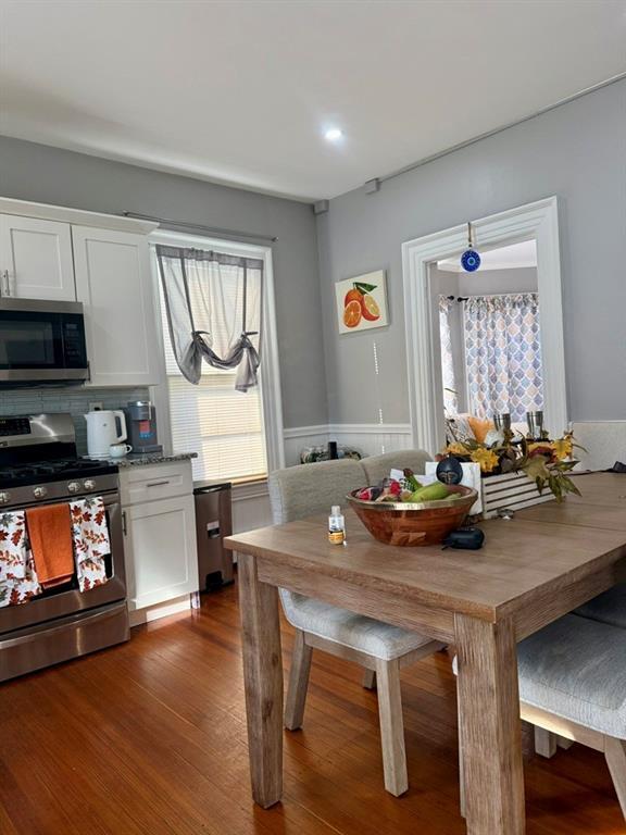 Building Photo - 209 Cottage St.