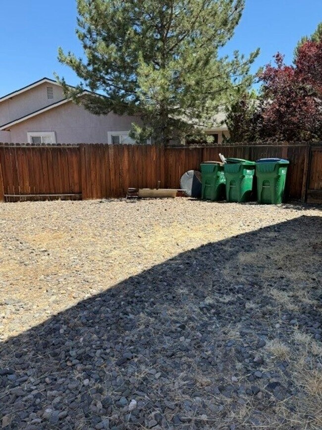 Building Photo - Two Bedroom Two Bath Townhome move in ready!