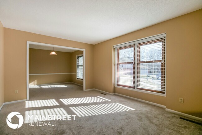 Building Photo - 9000 Evanston Ct