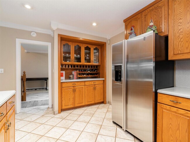 Building Photo - 6556 NW 87th Ave