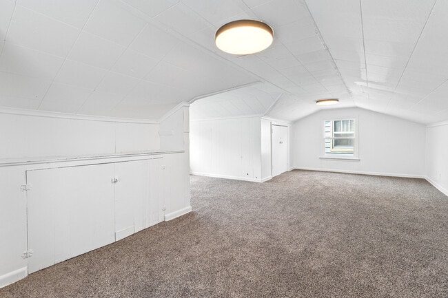 Building Photo - 103 S 43rd St