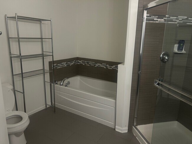 Building Photo - 2995 Henley Ln