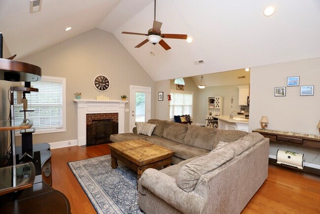 Building Photo - 1280 Winyah St