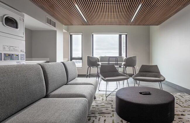 Building Photo - 627 Columbus Ave