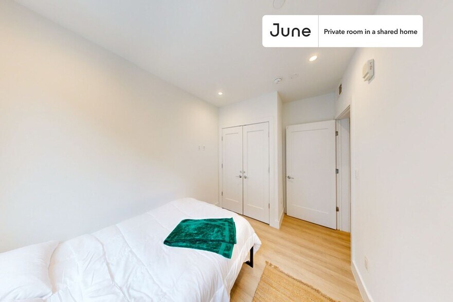 Building Photo - Room in Shared 4 bed/2 bath home in Dupont Circle