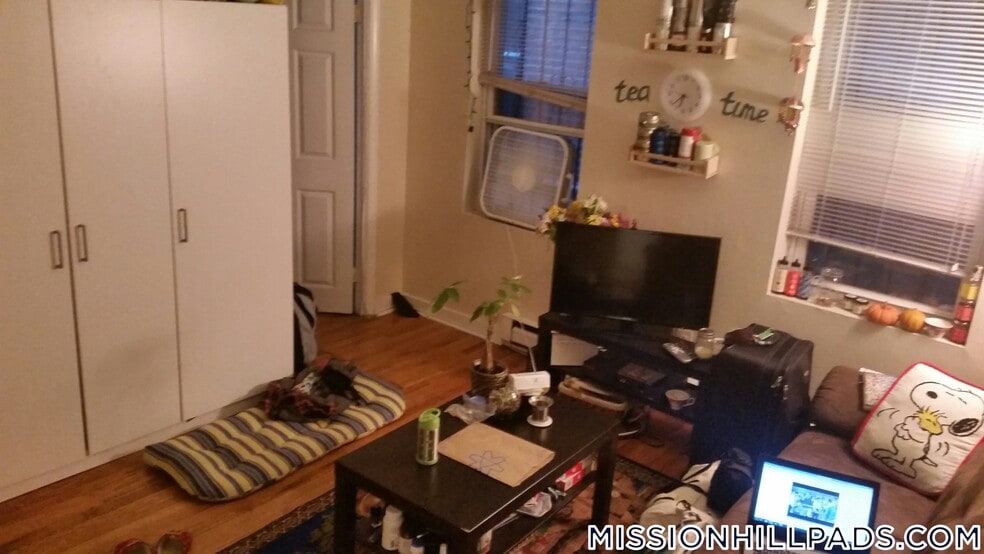 Building Photo - 894 Huntington Ave