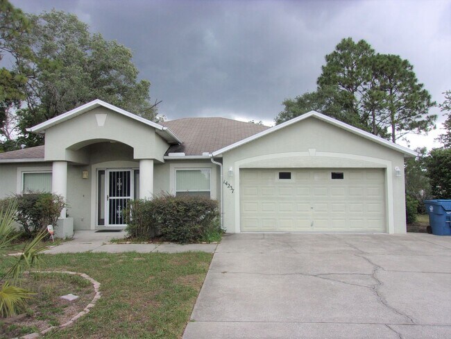Building Photo - 14237 Spring Hill Dr