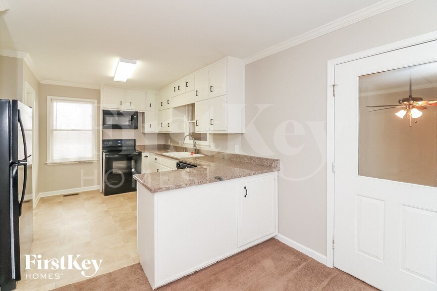 Building Photo - 5531 Concord Cir