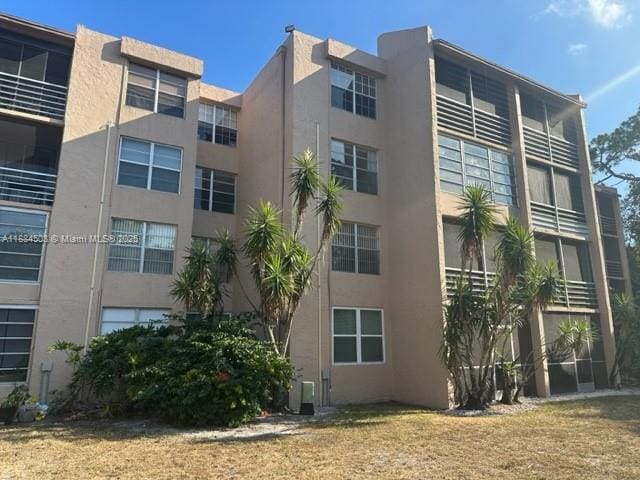 Building Photo - 9450 Live Oak Pl