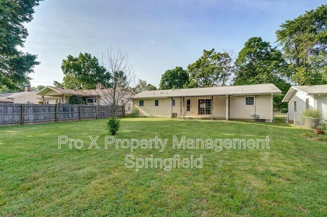 Building Photo - 2137 E Madison St