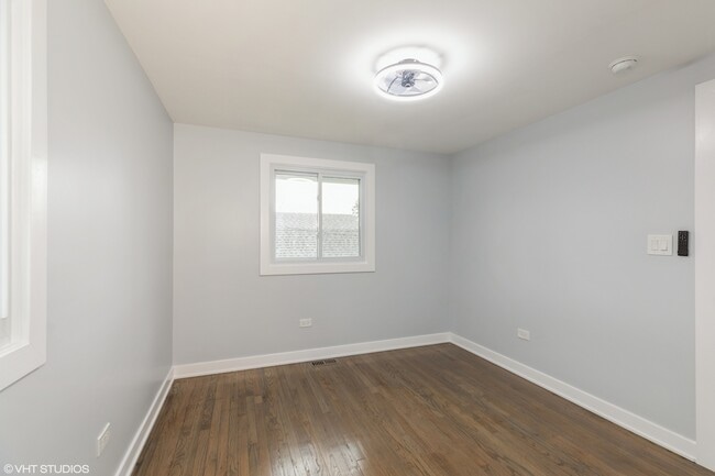 Building Photo - 3454 Monroe St