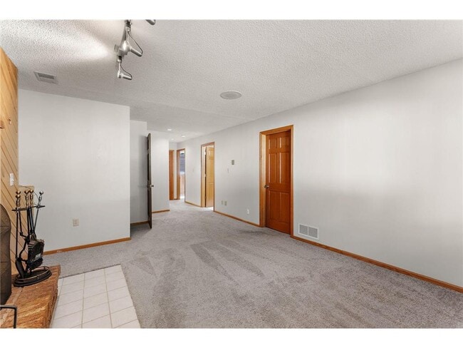 Building Photo - 783 Hiawatha Ave