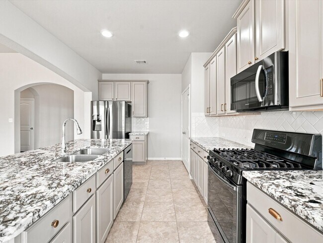 Building Photo - 31407 Elkcreek Bend Dr