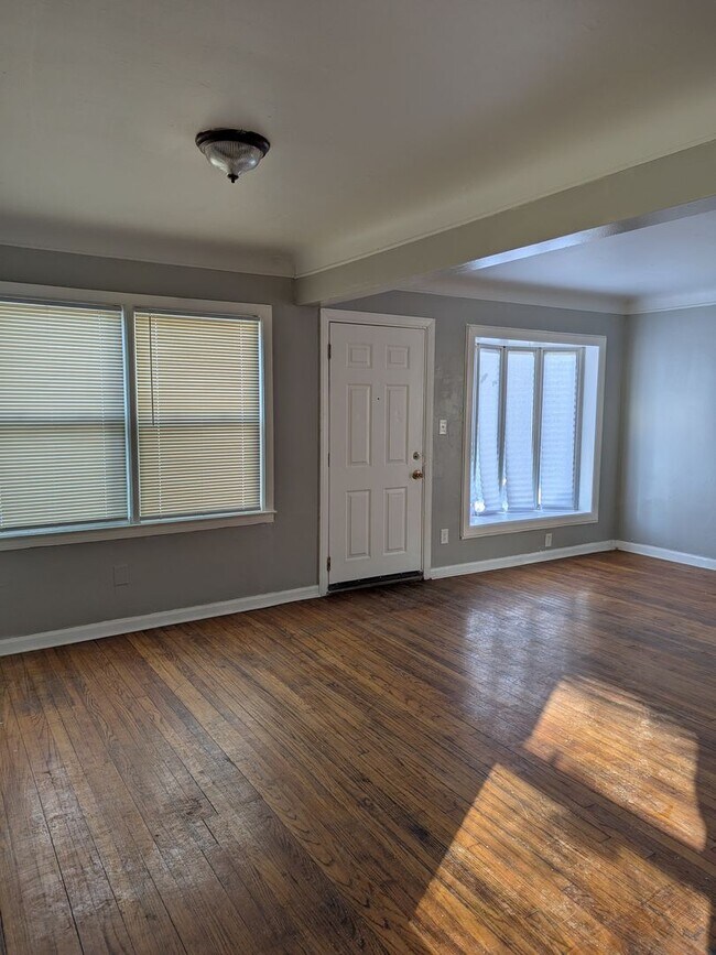 Building Photo - Charming 3-Bedroom Home and 1 Bath for Rent!