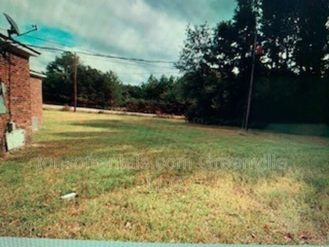 Building Photo - 914 Cross Anchor Rd