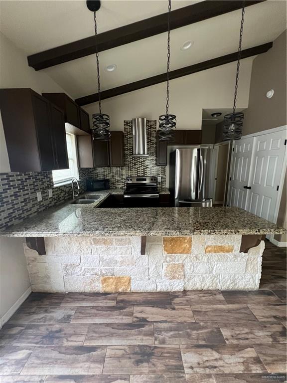 Building Photo - 14 Teak Dr