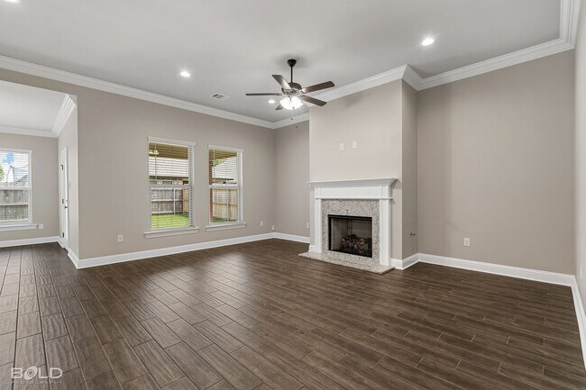 Building Photo - Beautiful 3 bedrooms 2 bathrooms