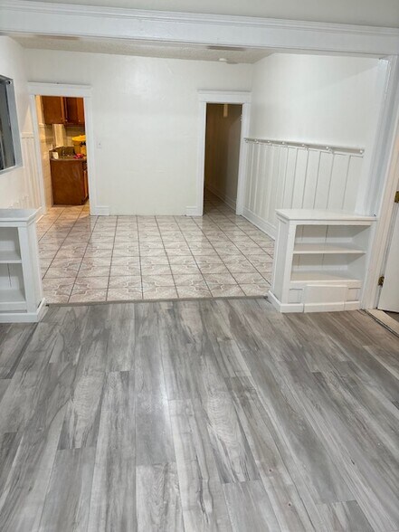 Building Photo - 1819 S Normandie Ave