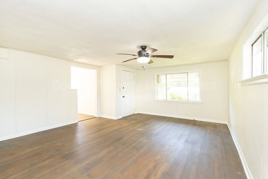 Building Photo - 5270 Rotary Dr